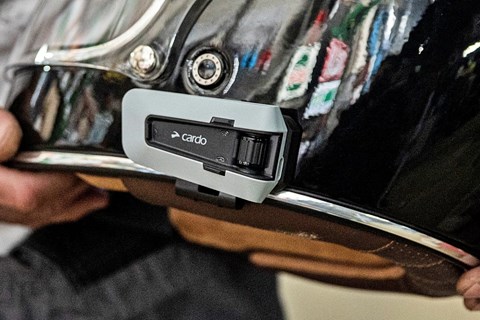 Cardo bringt die PACKTALK-Technologie in der Louis Edition