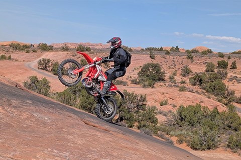 Warum Enduro-Fahren glücklicher macht als die Rennstrecke