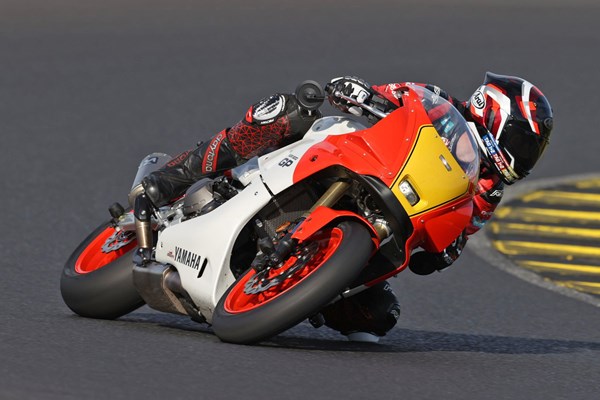 Yamaha XSR 900 GP im Test: Retrosportler auf der Rennstrecke