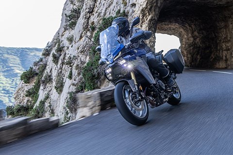 Neue Yamaha Tracer 9 Modelle für 2025 mit High-Tech-Features 