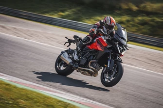 KTM 1390 Super Duke GT 2025 - mit vollen 190 PS auf Reise  KTM 1390 Super Duke GT 2025 - mit vollen 190 PS auf Reise