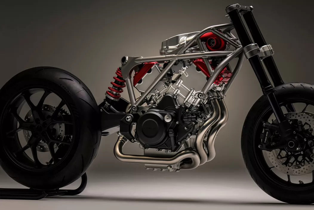 Honda, EICMA 2024'te dünya çapında bir yenilik sunuyor: elektrikli bir kompresörle donatılmış bir V3 dört zamanlı motor.