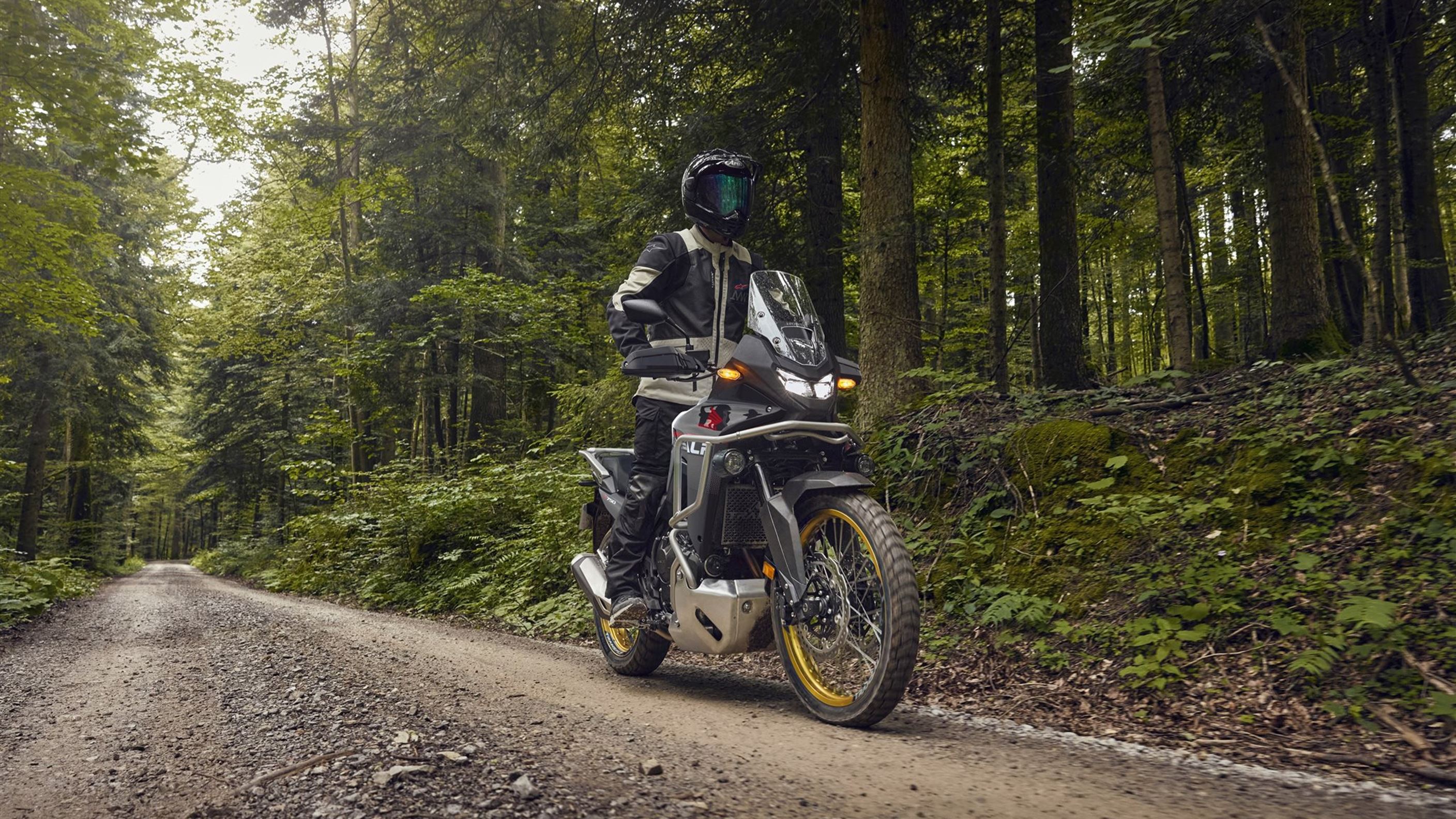 Honda XL750 Transalp 2025 - Új megjelenés & jobb futómű Honda XL750 Transalp 2025 - Új megjelenés & jobb futómű