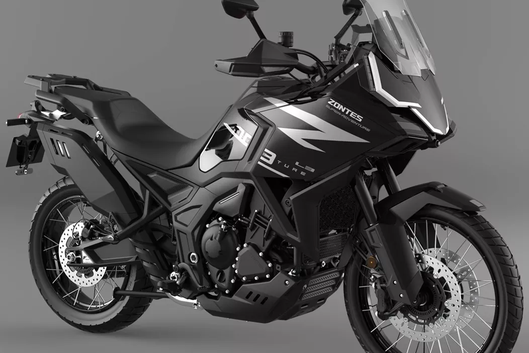 Mit der ZT703-F präsentiert Zontes seine erste Reiseenduro mit einem eigens entwickelten 699 ccm Dreizylinder-Motor. Dieser Motor ist das Ergebnis einer kompletten Eigenentwicklung und markiert einen neuen Schritt in der Modellpalette des chinesischen Motorradherstellers.