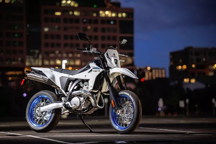 Suzuki is bringing back two absolute hits to the motorcycle world. In 2025, the DRZ models will make their comeback in Europe, while the GSX-S1000 will also receive a well-deserved update.