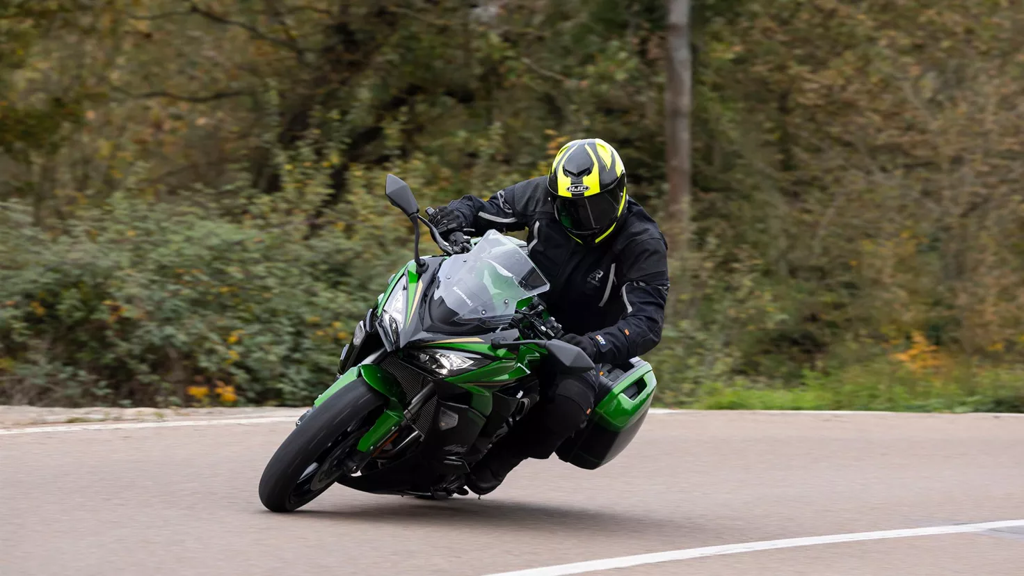 Sentiment Color Scale Kawasaki Ninja 1100SX SE 2025 in Review