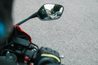Motorradfahren lernen - die Rolle der Spiegel Motorradfahren lernen - die Rolle der Spiegel