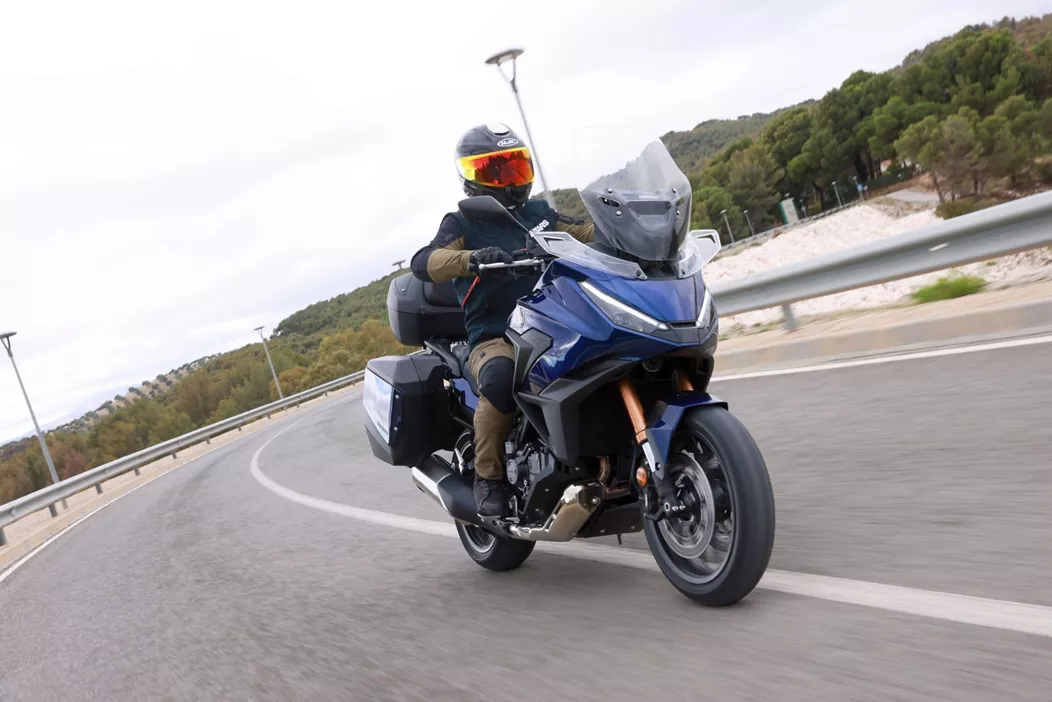 La Honda NT1100 se ha establecido como un tourer confiable desde su debut en 2022. Pero, ¿cómo se compara el modelo 2025 con su predecesor?