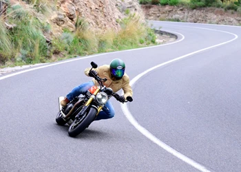 Triumph Speed Twin 1200 und 1200 RS im Test MY2025 Triumph Speed Twin 1200 und 1200 RS im Test MY2025