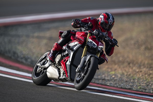 214 PS! Neue Ducati Streetfighter V4 2025