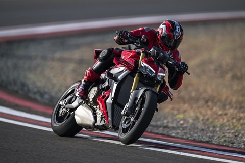 214 PS! Neue Ducati Streetfighter V4 2025 214 PS! Neue Ducati Streetfighter V4 2025