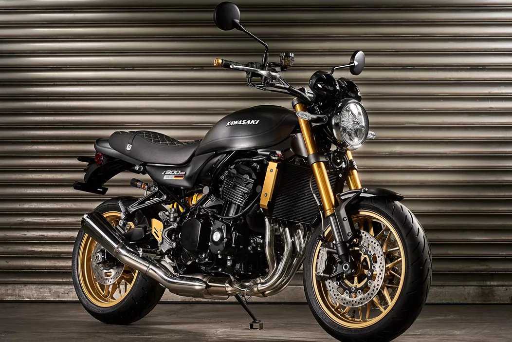 A Kawasaki Deutschland 50 éves évfordulója alkalmából a gyártó bemutatja a Z900 RS SE szigorúan limitált különkiadását.