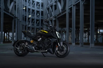 Ducati Diavel V4 2025 in neuer "Black Roadster Livery" Ducati Diavel V4 2025 in neuer "Black Roadster Livery"