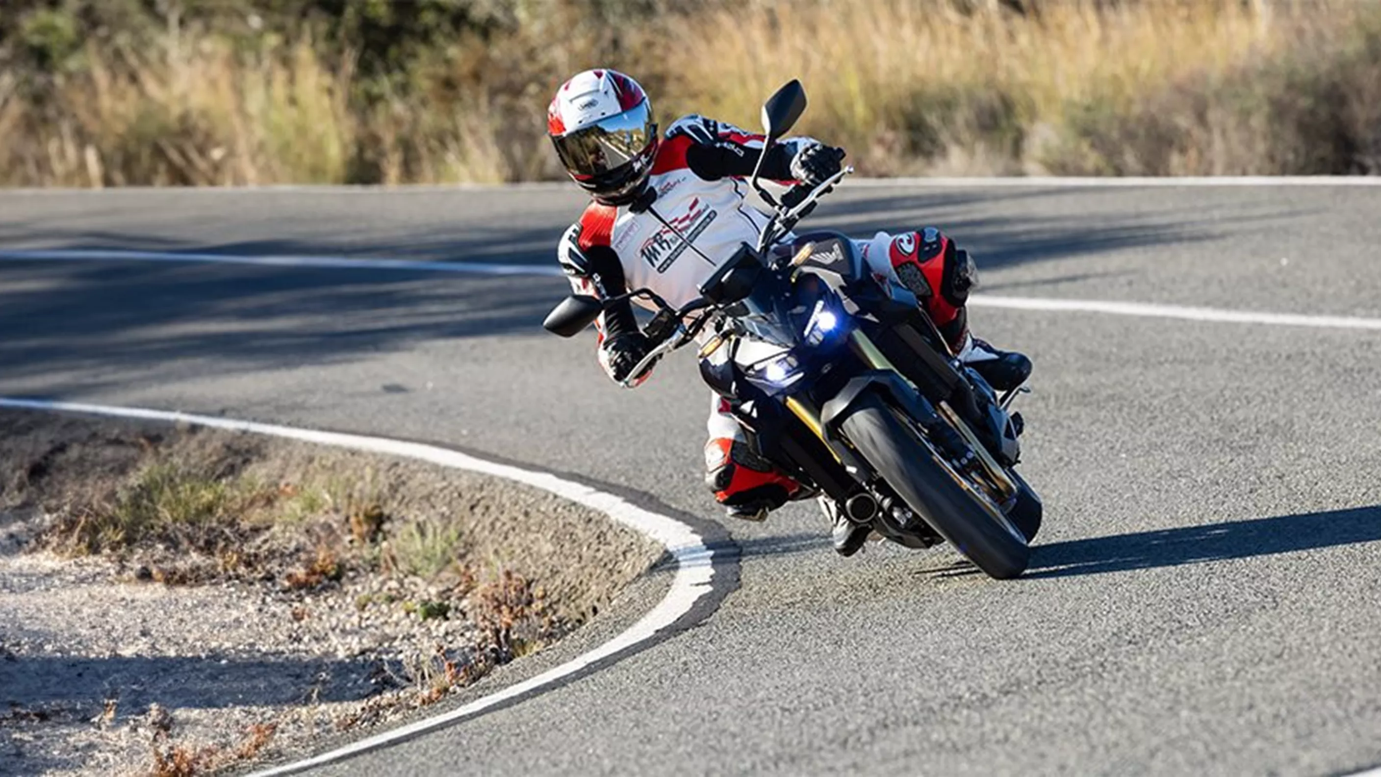 Honda CB1000 Hornet & CB1000 Hornet SP Review 2025 Honda CB1000 Hornet & CB1000 Hornet SP Review 2025