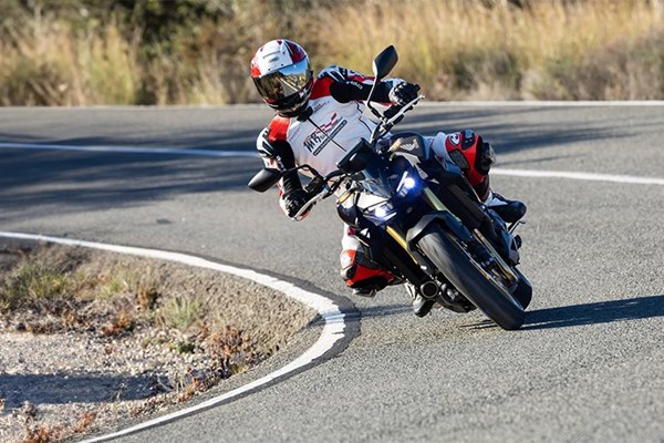 Honda CB1000 Hornet & CB1000 Hornet SP im Test 2025  Honda CB1000 Hornet & CB1000 Hornet SP im Test 2025