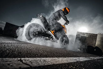 KTM 790 Duke 2025 - Das Skalpell Back in Action KTM 790 Duke 2025 - Das Skalpell Back in Action