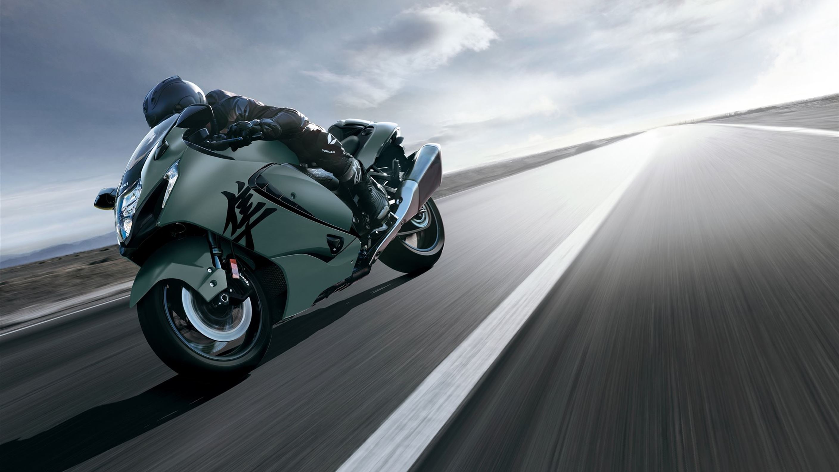 La leggenda continua: Suzuki Hayabusa sfida Euro 5+! La leggenda continua: Suzuki Hayabusa sfida Euro 5+!
