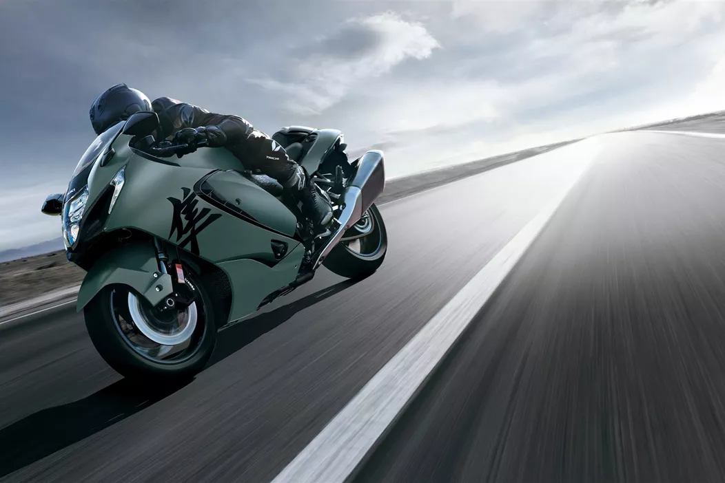 For the 2025 model year, Suzuki presents the Hayabusa with targeted updates to keep the flagship in the Ultimate Sport segment on track. The focus is on adapting to current environmental standards and a visual refresh.
