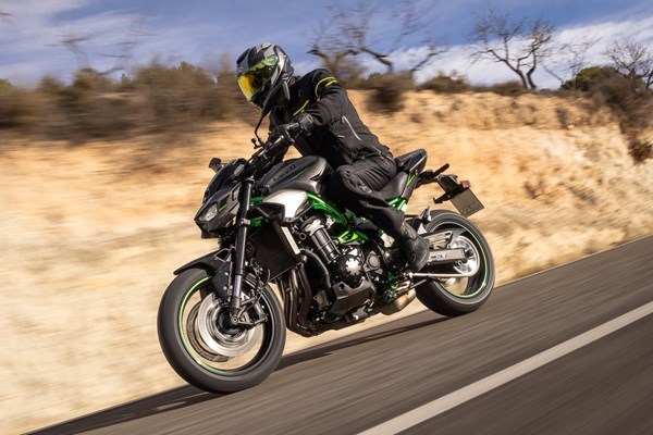 Kawasaki Z900 2025 Test