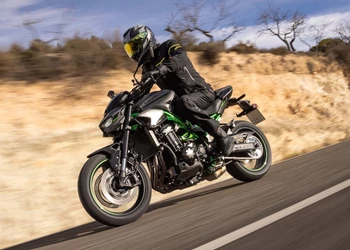 Kawasaki Z900 2025 Test Kawasaki Z900 2025 Test