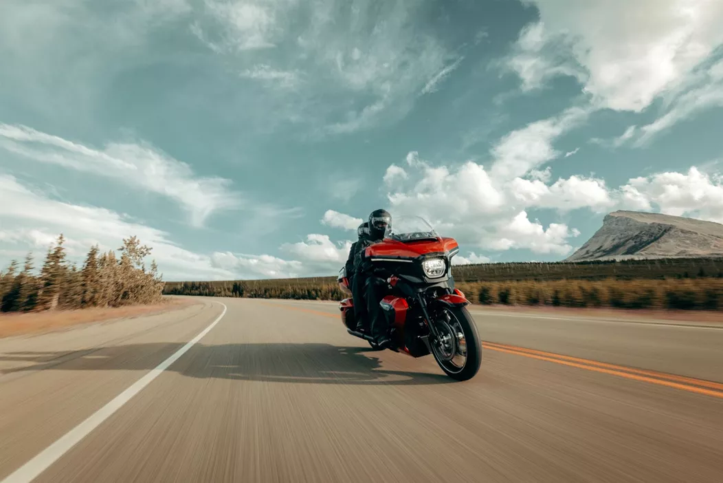 Harley-Davidson commence l'année 2025 avec une offensive de modèles complète. La gamme de modèles s'étend des nouvelles options de tourisme, aux motos d’aventure de 17 pouces, jusqu'aux cruisers puissants.