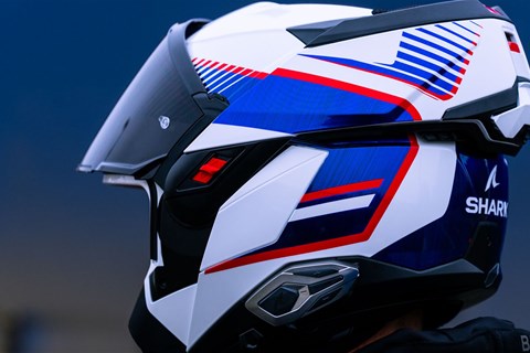 Shark OXO - neuer Flip-Back-Helm mit Sena Kommunikationssystem