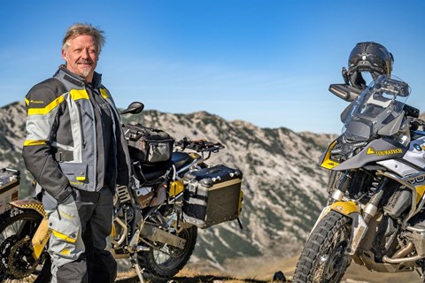 Charley Boorman bleibt Touratech-Markenbotschafter 2025