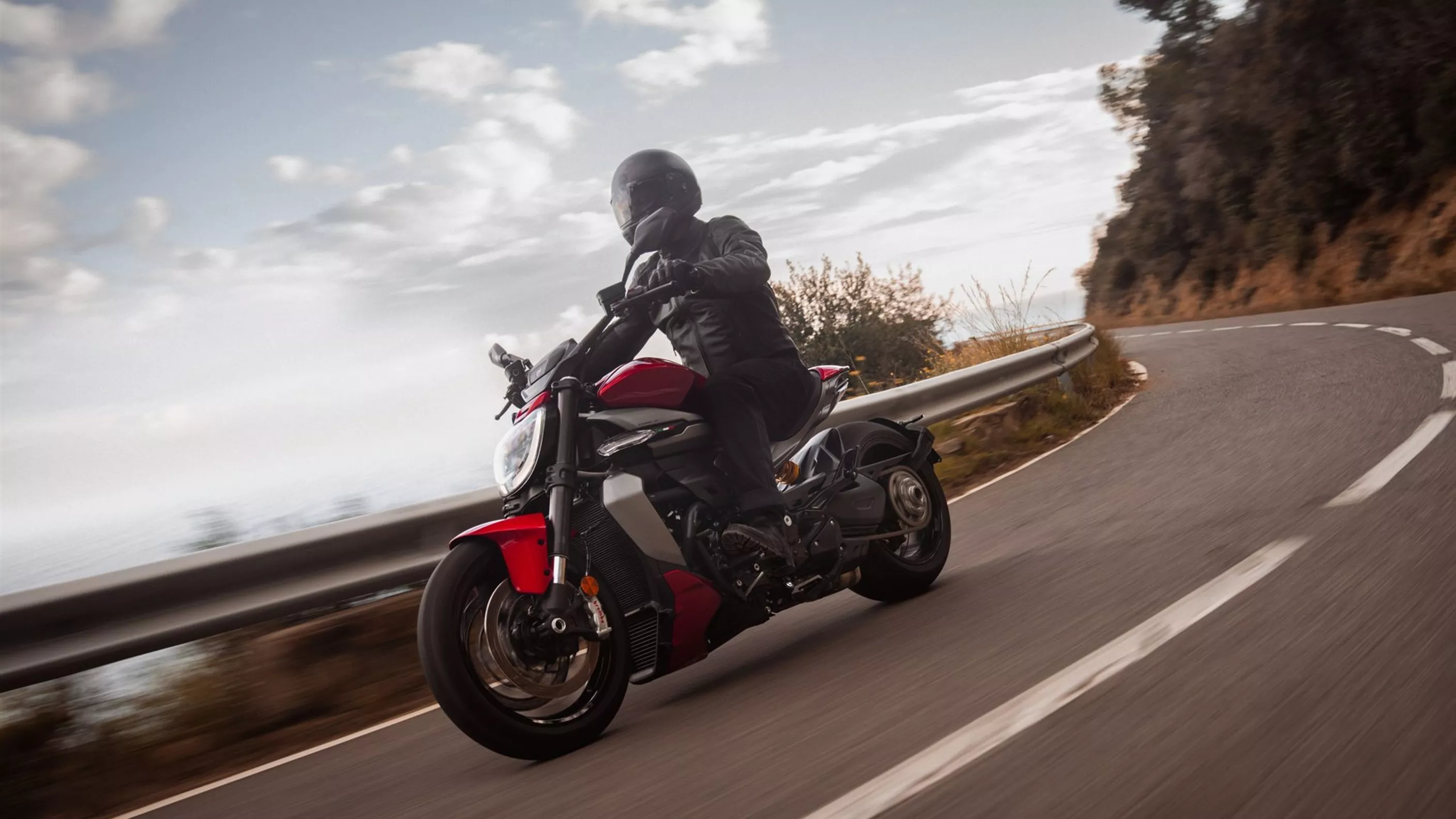 Ducati XDiavel V4 2025 Italian Power Cruiser with Punch Ducati XDiavel V4 2025 Italian Power Cruiser with Punch