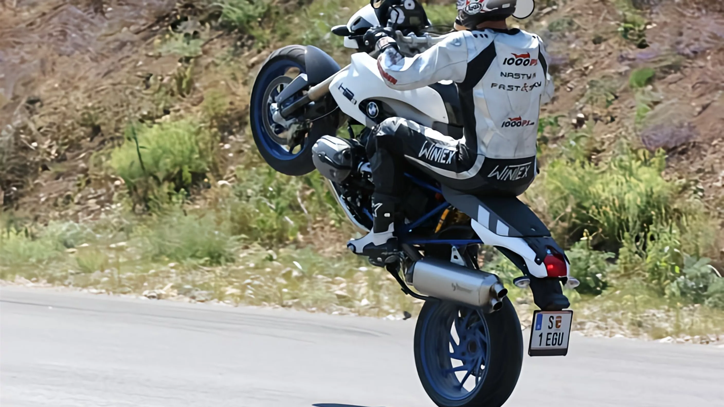 BMW HP2 Megamoto: A legendás bajor Supermoto retro tesztje BMW HP2 Megamoto: A legendás bajor Supermoto retro tesztje
