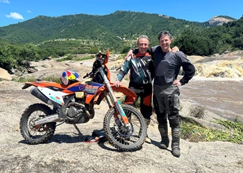 KTM 300 EXC und KTM 450 EXC 2025 im Vergleich KTM 300 EXC und KTM 450 EXC 2025 im Vergleich