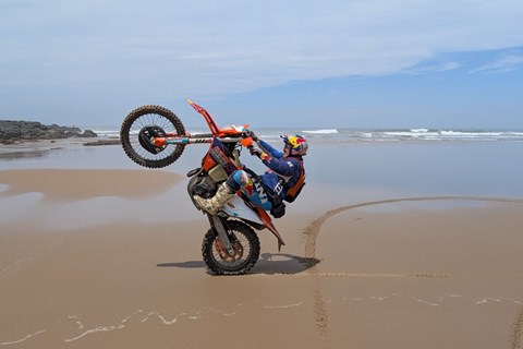 Warum Endurofahrer in anderen Ländern weniger Protektoren tragen