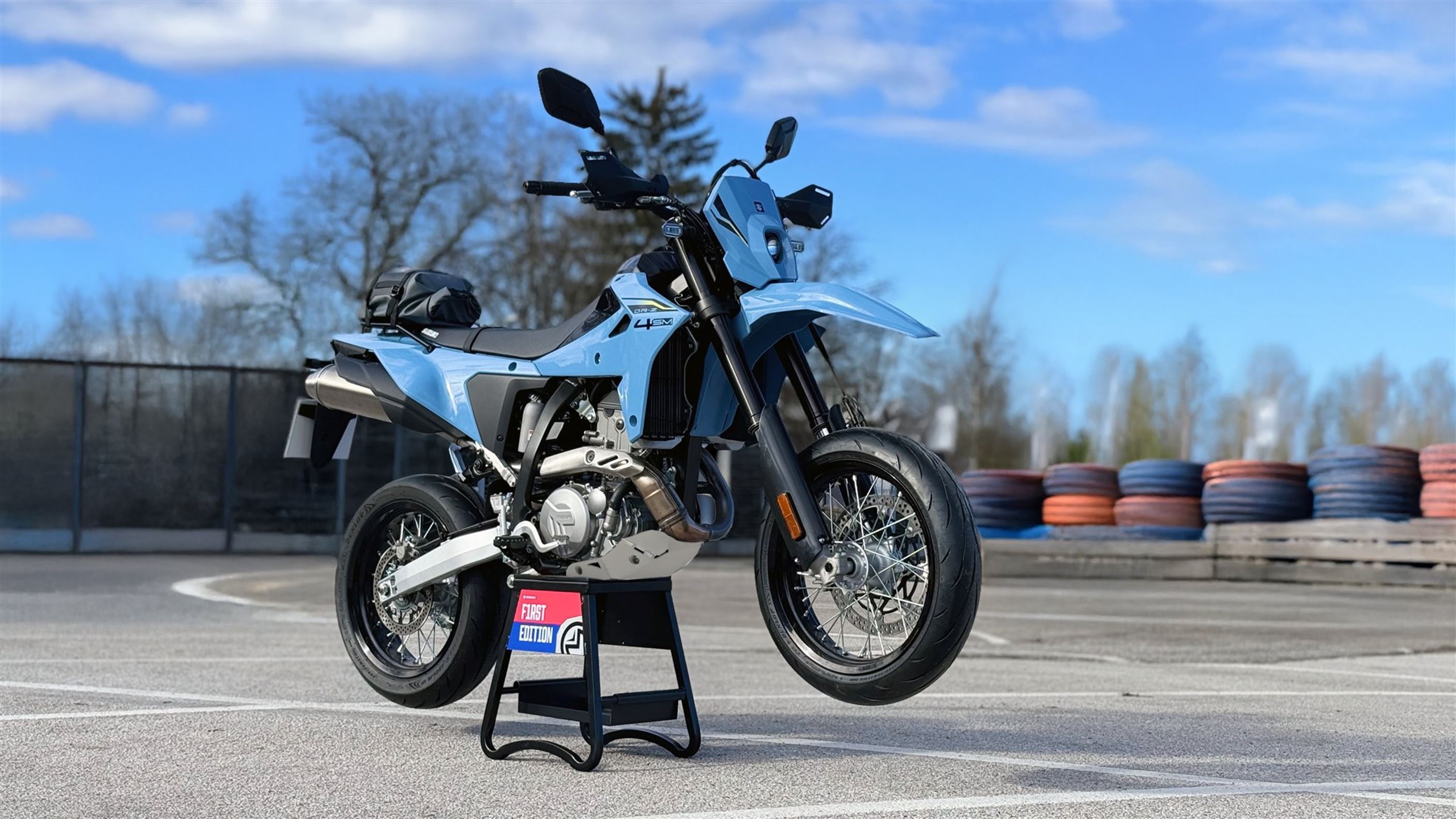 Erster Richtpreis & First Edition: Suzuki DR-Z4S & DR-Z4SM 2025 Erster Richtpreis & First Edition: Suzuki DR-Z4S & DR-Z4SM 2025