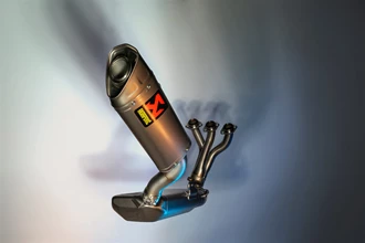 Neue Akrapovic Racing Line (Titanium) für die Yamaha R9 Neue Akrapovic Racing Line (Titanium) für die Yamaha R9