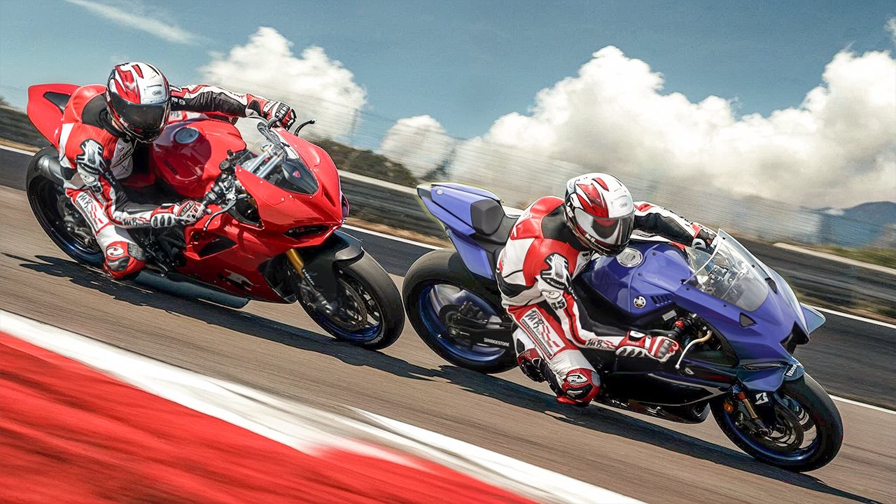 Kawasaki Ninja ZX-6R 636 2014 vs Ducati Panigale V2 2021