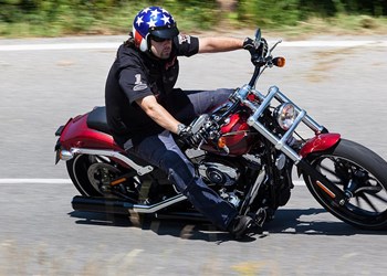 Harley-Davidson Breakout im Retrotest - immer noch eine Ikone! Harley-Davidson Breakout im Retrotest - immer noch eine Ikone!