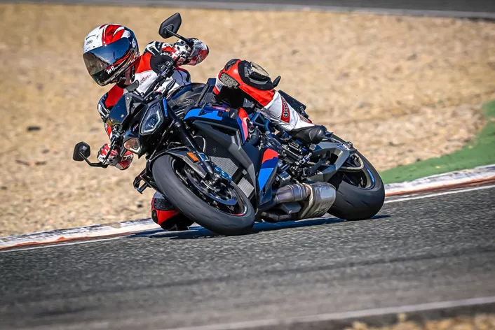 Mehr Leistung, feinere Elektronik, neues Design - die BMW M 1000 R 2025 legt nach. Doch ist das Update wirklich ein spürbarer Fortschritt oder nur Feinschliff auf hohem Niveau?