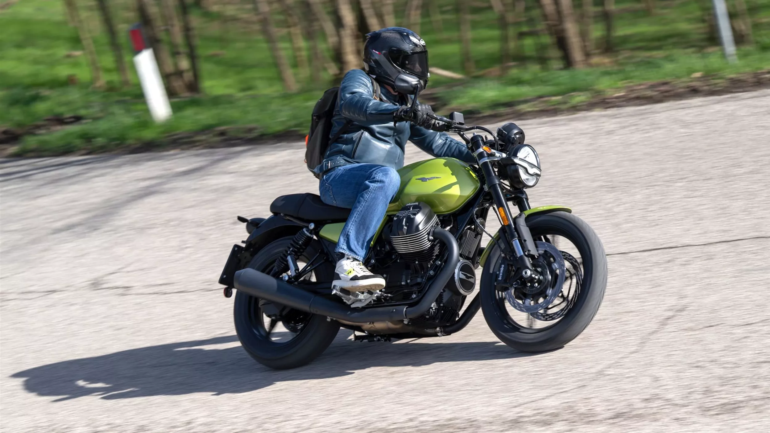 Moto Guzzi V7 Sport with Real Brakes! 2025 Test Review