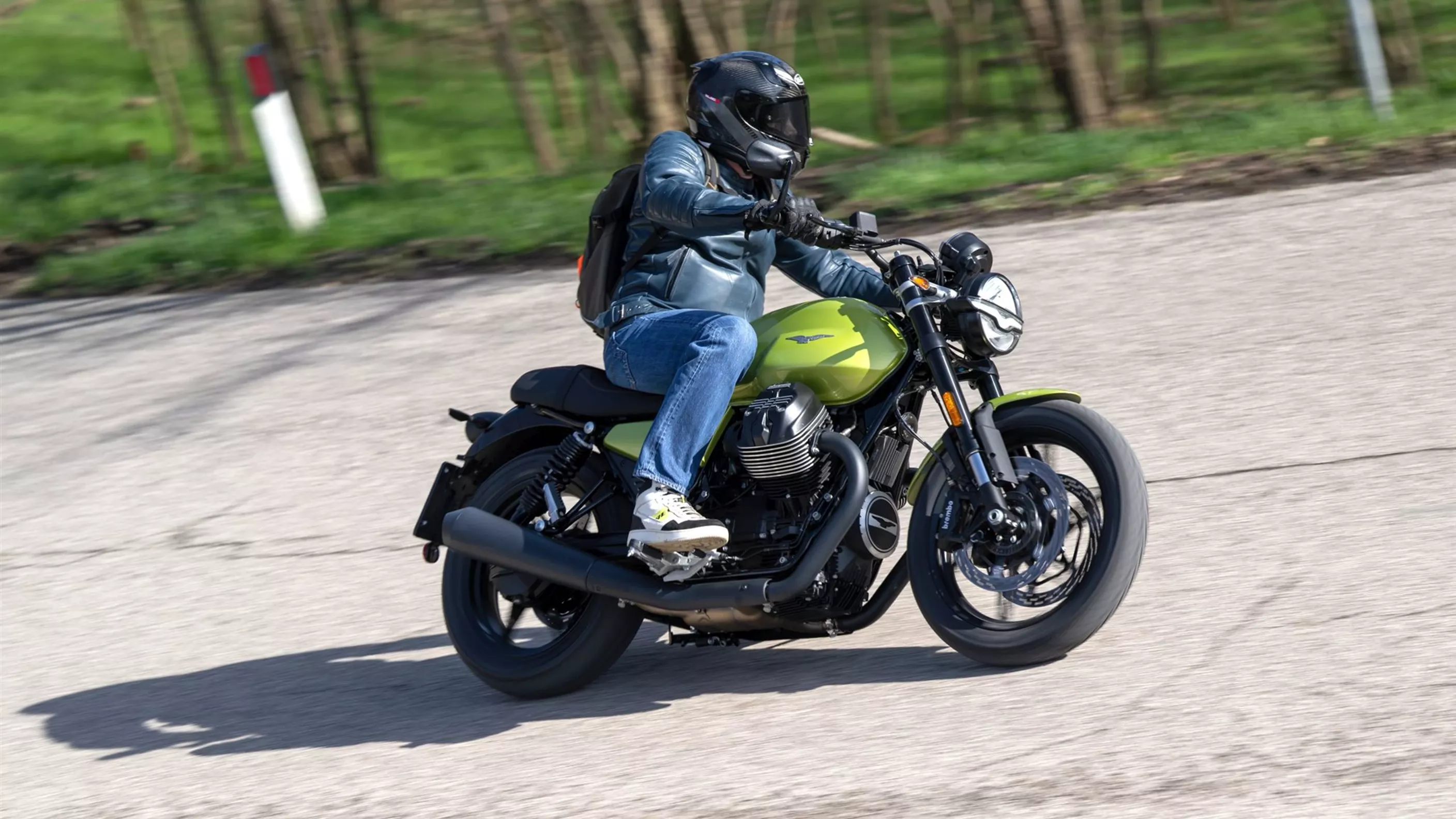 Moto Guzzi V7 Sport con veri freni! Test 2025 Moto Guzzi V7 Sport con veri freni! Test 2025