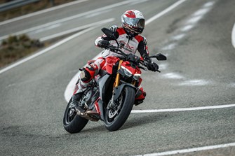 Die neue Ducati Streetfighter V2 2025 im Test