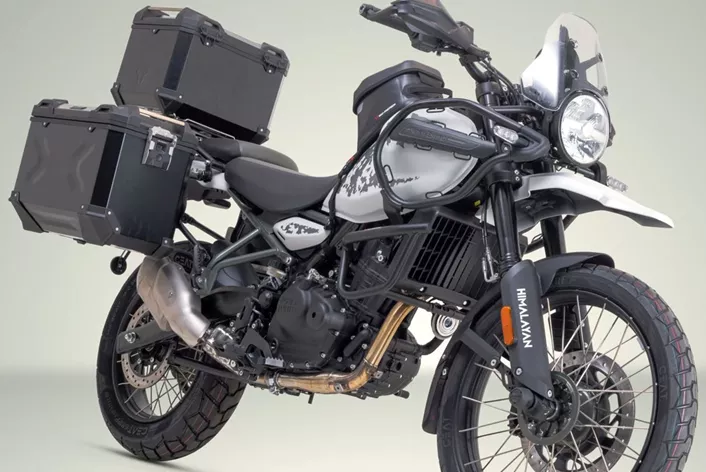Den nya Royal Enfield Himalayan 450 har etablerat sig som en värdig efterträdare till föregångaren med 411 cc. SW-MOTECH erbjuder ett omfattande utbud av tillbehör som specifikt förstärker den nya Himalayans styrkor.