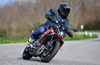 Testbericht Aprilia Tuono 457 - Vorschaubild Aprilia Tuono 457