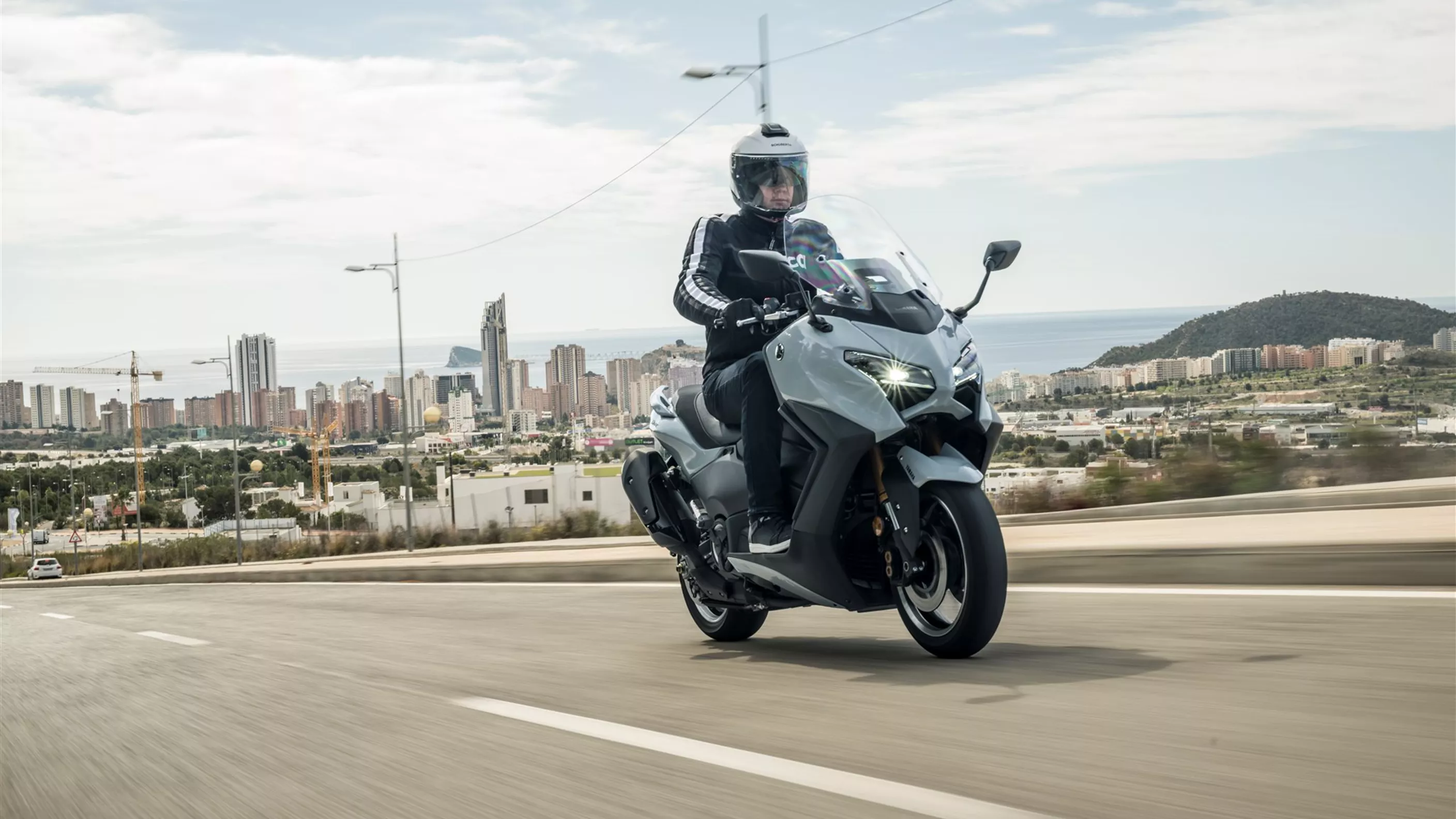 Test Yamaha TMAX Tech Max 2025 Test Yamaha TMAX Tech Max 2025