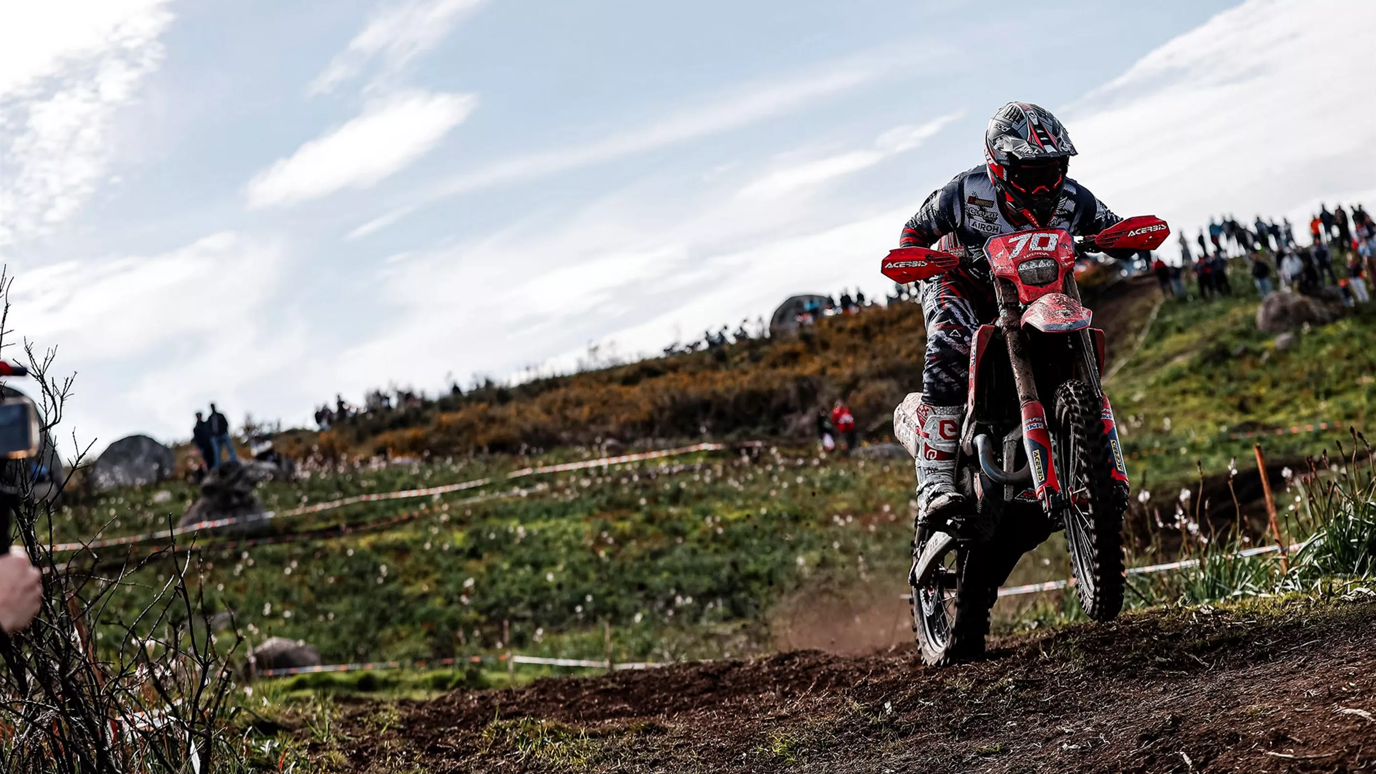 Steve Holcombe injured at 2025 EnduroGP Portugal Steve Holcombe injured at 2025 EnduroGP Portugal