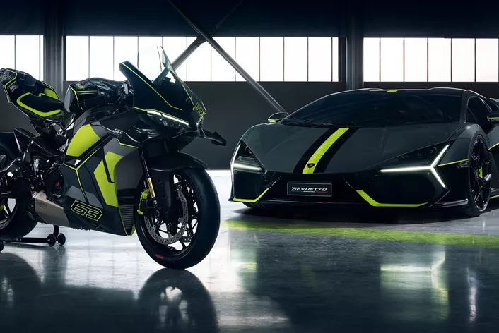 Ducati, en collaboration avec Lamborghini, a dévoilé un nouveau modèle spécial : la Panigale V4 Lamborghini. Cette moto, basée sur la Panigale V4 S, est disponible en édition limitée à 630 exemplaires numérotés.