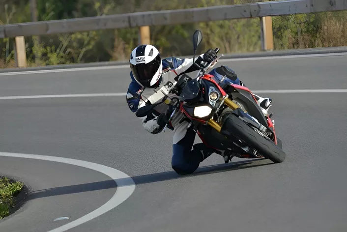 BMW S 1000 R: Vom Ersttest bis heute – Eine Dekade nackter Hochleistung.