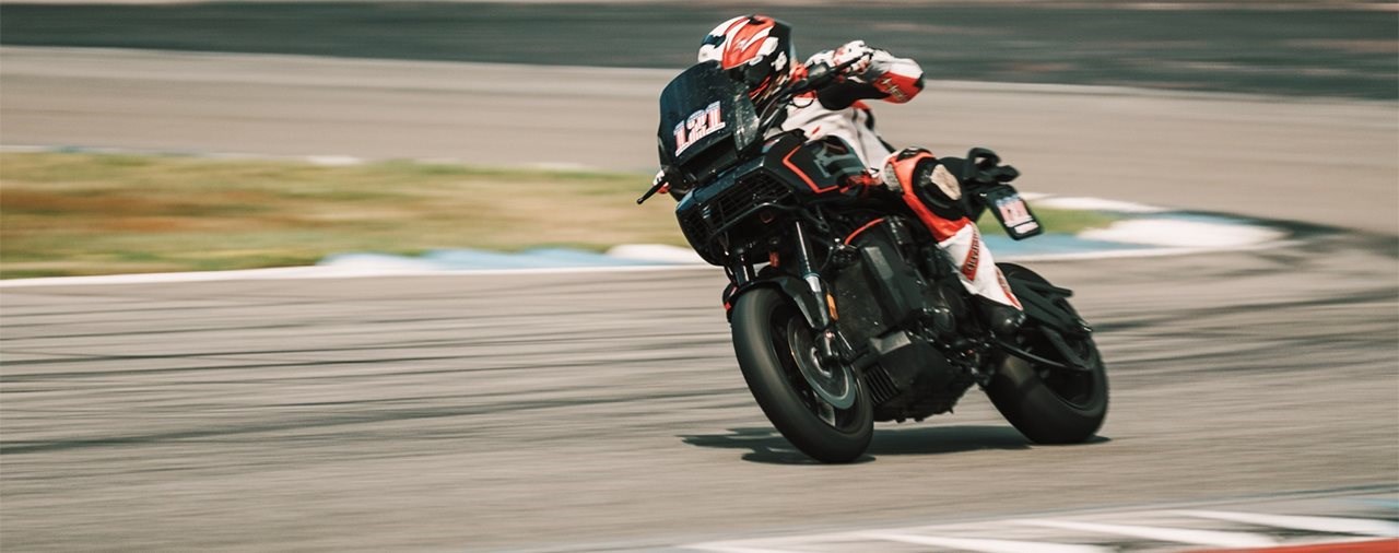 5 Gründe, warum du mit der Reiseenduro auf den Trackday gehörst!