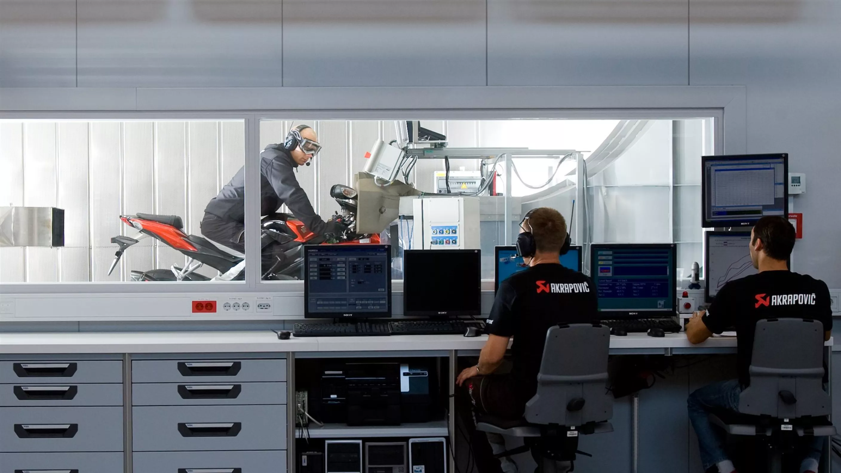 Akrapovič 2025: Inovace navzdory výzvám Euro 5+ Akrapovič 2025: Inovace navzdory výzvám Euro 5+