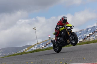 Triumph Speed Triple 1200 RX Test Triumph Speed Triple 1200 RX Test