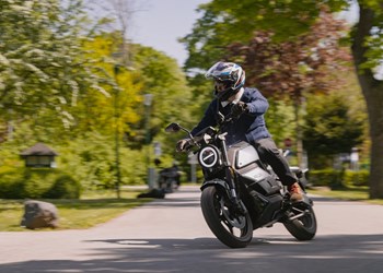 NIU RQi 2025 im Test – Elektrisches A1-Motorrad 