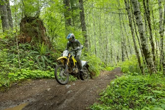 Suzuki DR-Z4S 2025 im Test: Comeback der Kult-Enduro Suzuki DR-Z4S 2025 im Test: Comeback der Kult-Enduro